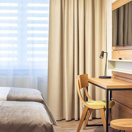 Novy Hotel زيلونا غورا المظهر الخارجي الصورة