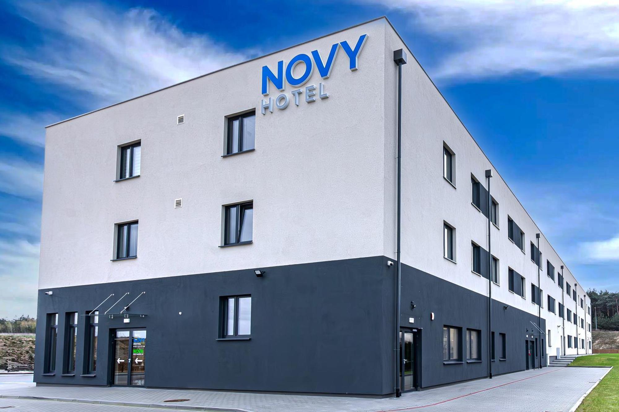 Novy Hotel زيلونا غورا المظهر الخارجي الصورة